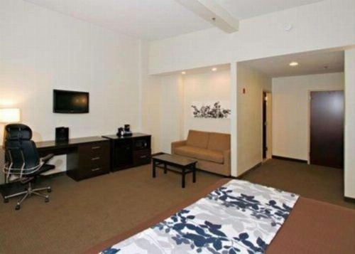 Sleep Inn & Suites Downtown Inner Harbor image 2
